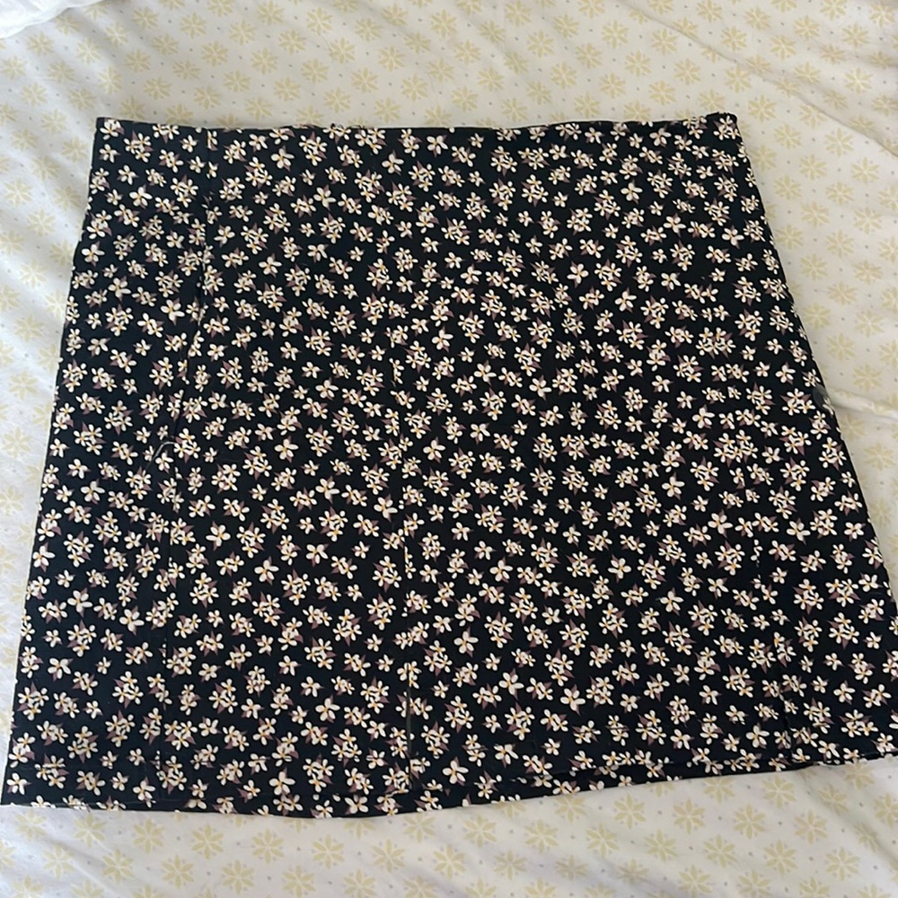 Floral tight skirt